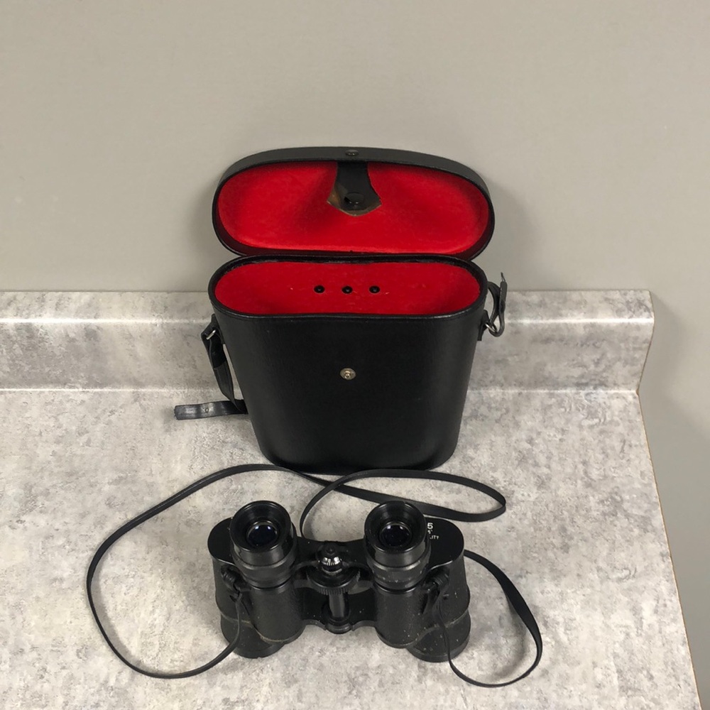 ⭐️Host pick ⭐️Vintage Jil Strauss optician binoculars and case
